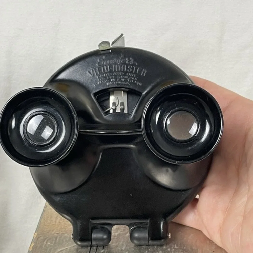 Vintage 1947 Sawyers Model B Round Black Bakelite View Master in‎ Box with Reels